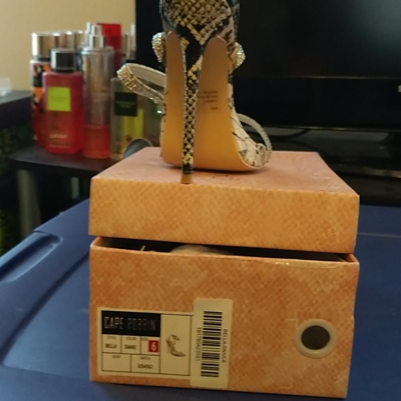 Flashy box rhinestone and snakeskin heel - Picture 3 of 3